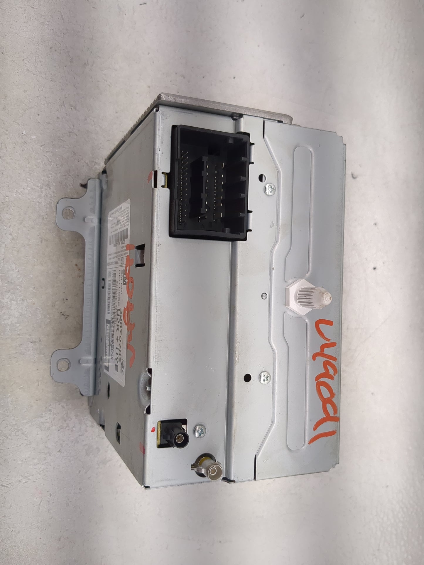 2011-2012 Chevrolet Camaro Radio AM FM Cd Player Receiver Replacement P/N:22870782 CQ-FG21E0GDA, N491K2M7 Fits Fits 2010 201