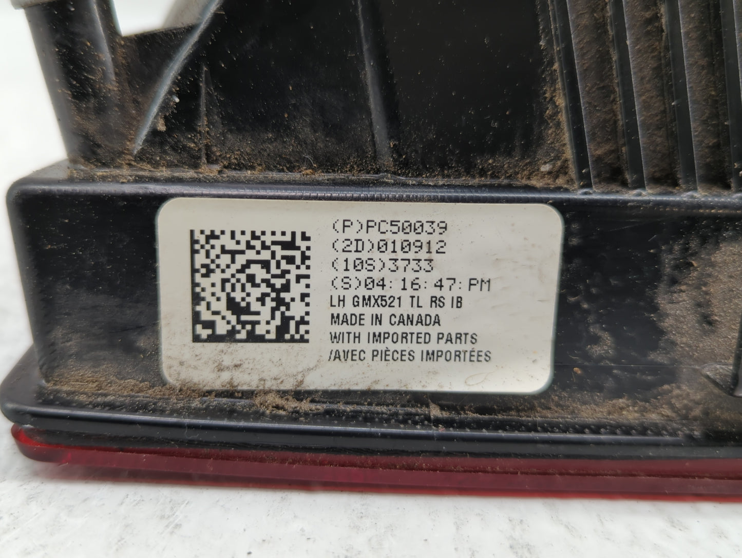 2010-2013 Chevrolet Camaro Tail Light Assembly Driver Left OEM P/N:92212647 PC50039, 320370 Fits Fits 2010 2011 2012 2013 OE