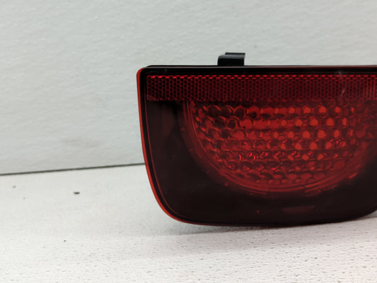 2010-2012 Chevrolet Camaro Tail Light Assembly Passenger Right OEM P/N:92195242 320370, 320366 Fits Fits 2010 2011 2012 OEM Used Auto Parts