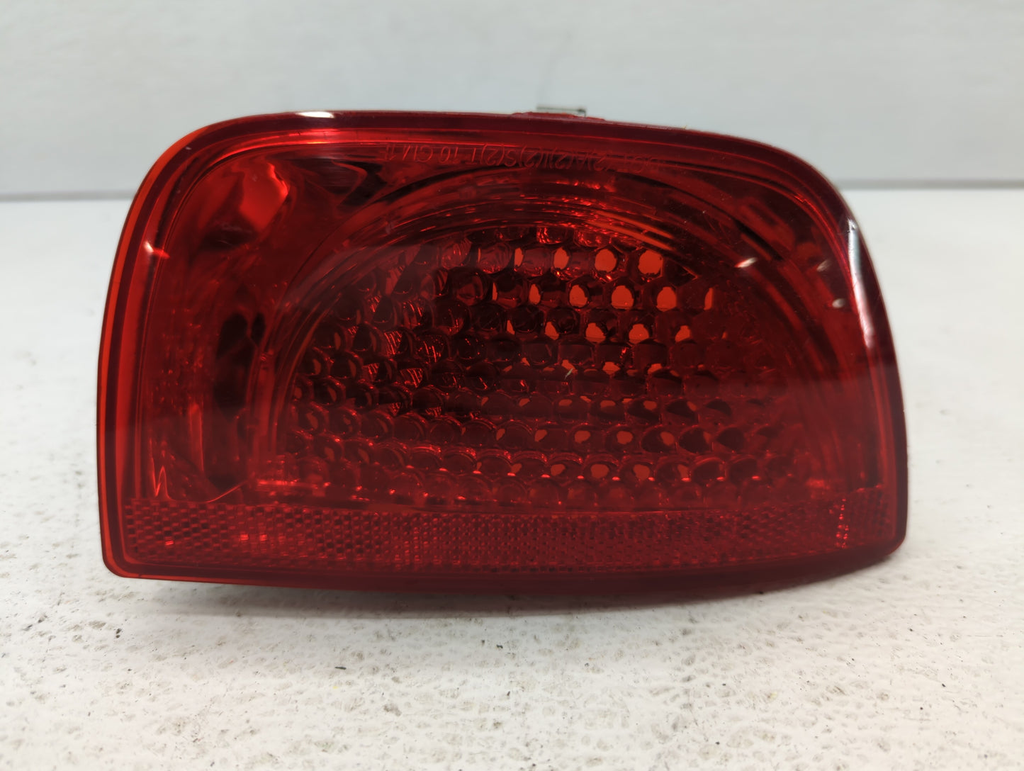 2010-2013 Chevrolet Camaro Tail Light Assembly Passenger Right OEM P/N:320368 320364, PC50040 Fits Fits 2010 2011 2012 2013 