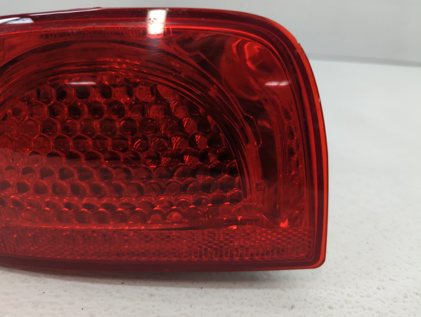 2010-2012 Chevrolet Camaro Tail Light Assembly Passenger Right OEM P/N:92195242 320370, 320366 Fits Fits 2010 2011 2012 OEM 