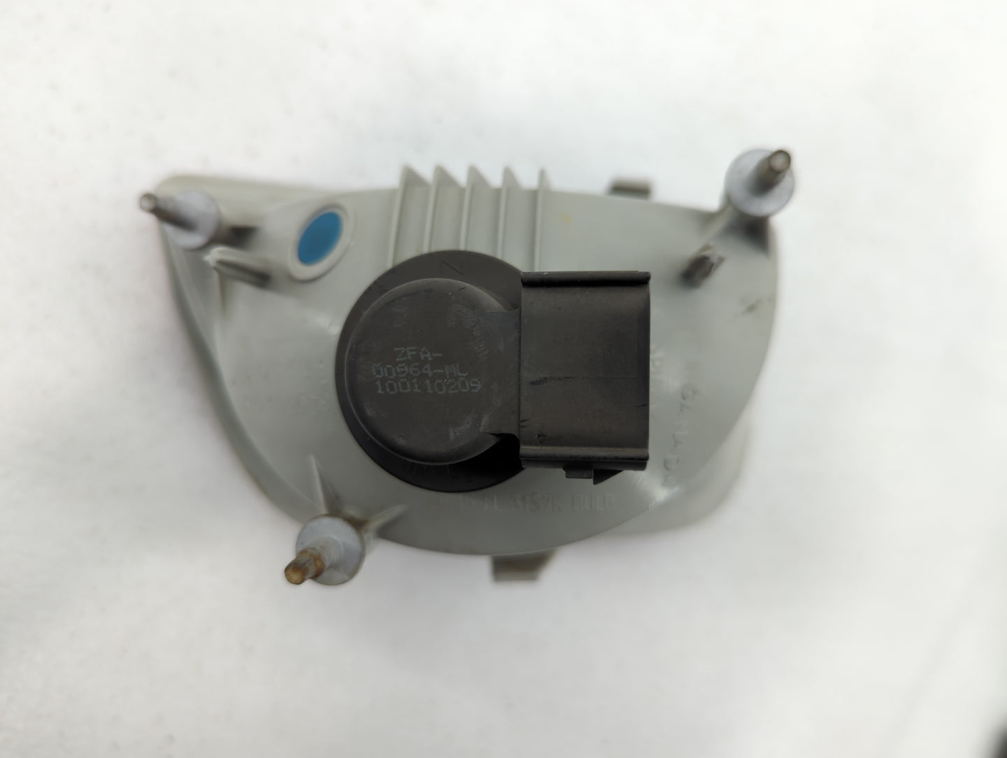 2010-2012 Chevrolet Camaro Tail Light Assembly Passenger Right OEM P/N:92195242 320370, 320366 Fits Fits 2010 2011 2012 OEM 