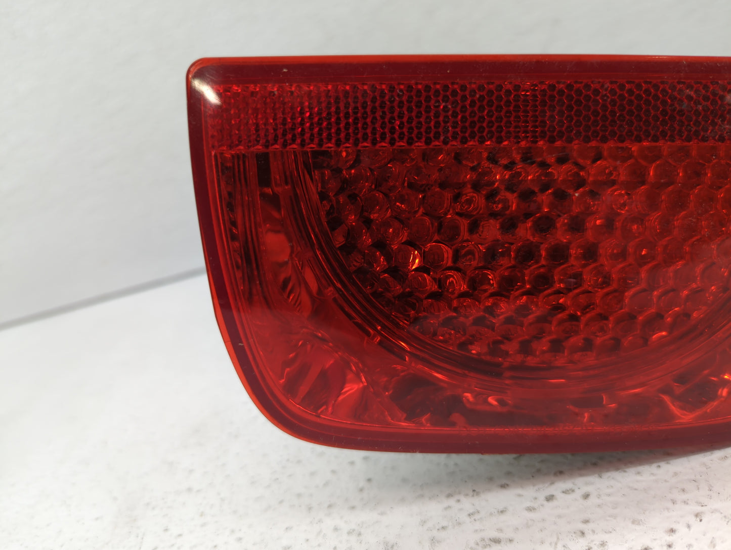 2010-2013 Chevrolet Camaro Tail Light Assembly Passenger Right OEM P/N:320368 320364, PC50040 Fits Fits 2010 2011 2012 2013 