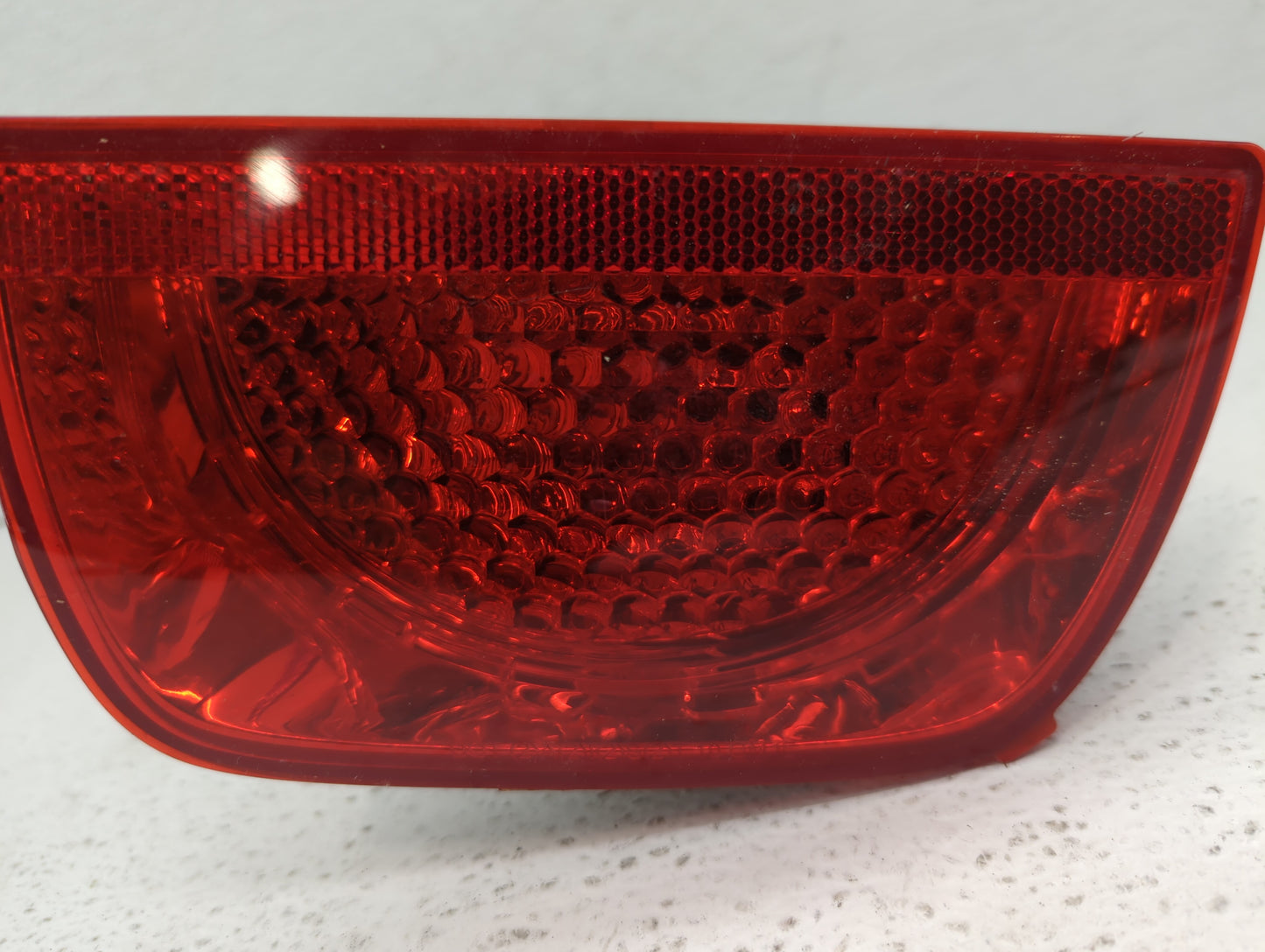 2010-2013 Chevrolet Camaro Tail Light Assembly Passenger Right OEM P/N:320368 320364, PC50040 Fits Fits 2010 2011 2012 2013 
