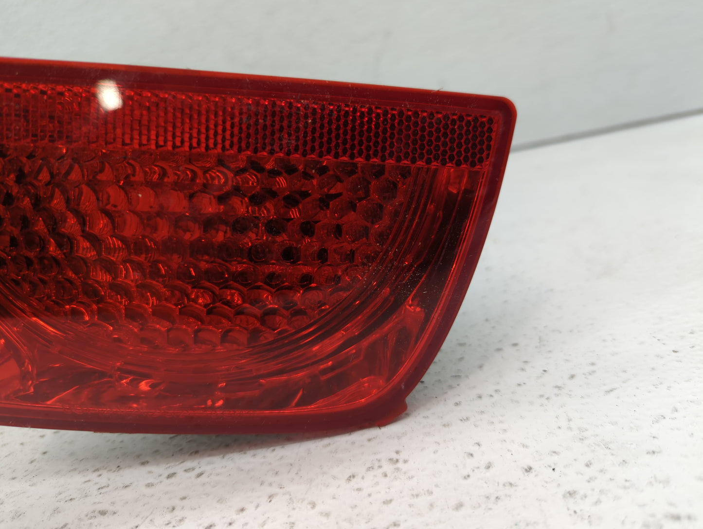 2010-2013 Chevrolet Camaro Tail Light Assembly Passenger Right OEM P/N:320368 320364, PC50040 Fits Fits 2010 2011 2012 2013 