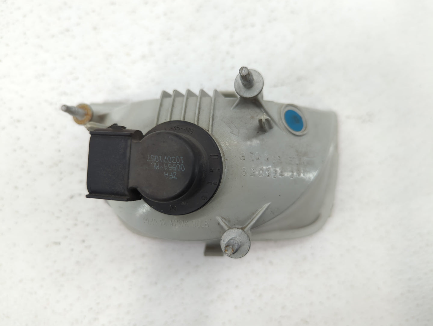 2010-2013 Chevrolet Camaro Tail Light Assembly Passenger Right OEM P/N:320368 320364, PC50040 Fits Fits 2010 2011 2012 2013 