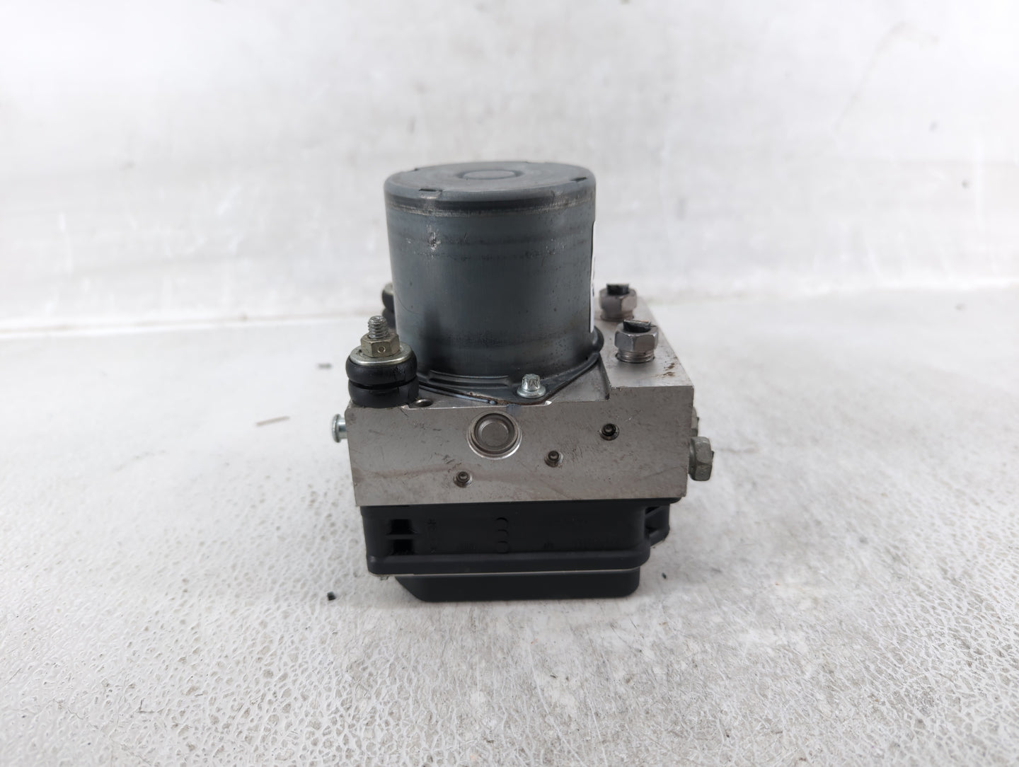 2012-2015 Chevrolet Camaro ABS Pump Control Module Replacement P/N:22873642 22807507, 22914251 Fits Fits 2012 2013 2014 2015