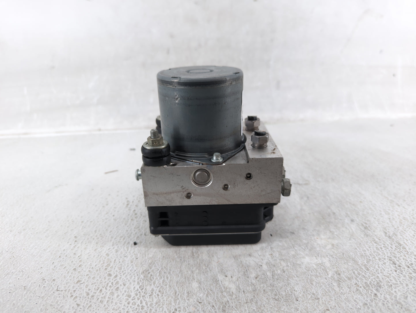 2012-2015 Chevrolet Camaro ABS Pump Control Module Replacement P/N:22873642 22807507, 22914251 Fits Fits 2012 2013 2014 2015