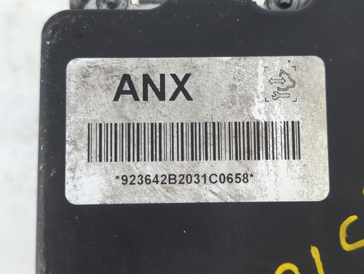 2012-2015 Chevrolet Camaro ABS Pump Control Module Replacement P/N:22873642 Fits Fits 2012 2013 2014 2015 OEM Used Auto Part
