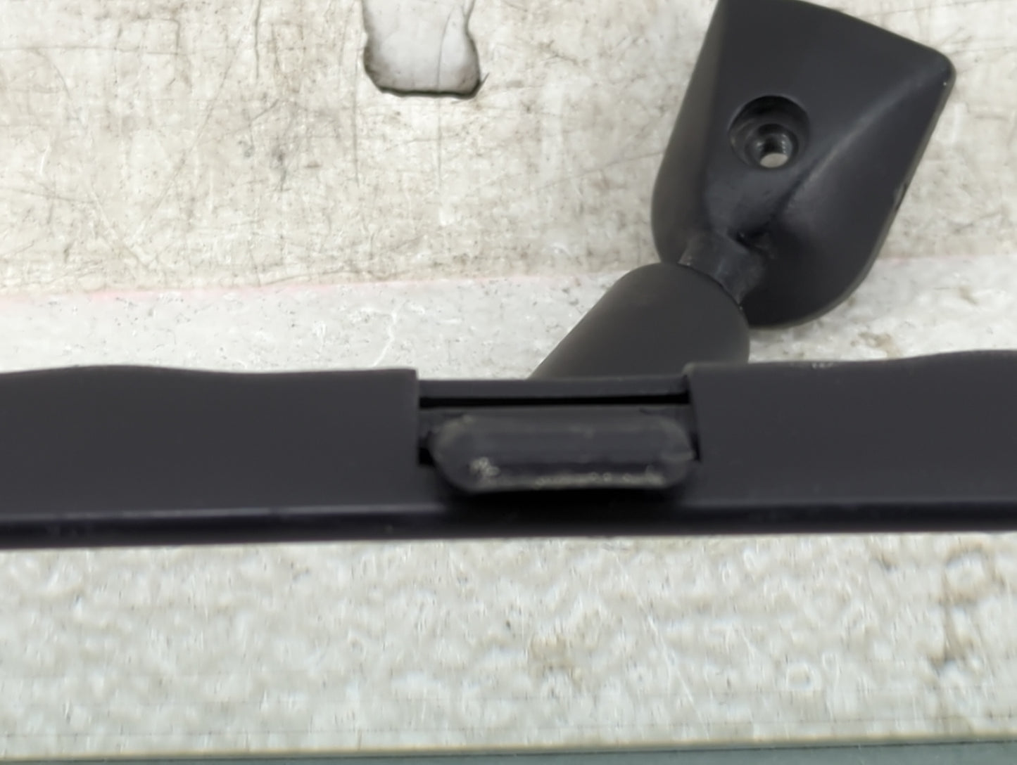 2012 Chevrolet Captiva Interior Rear View Mirror Replacement OEM P/N:011083 Fits OEM Used Auto Parts - Oemusedautoparts1.com