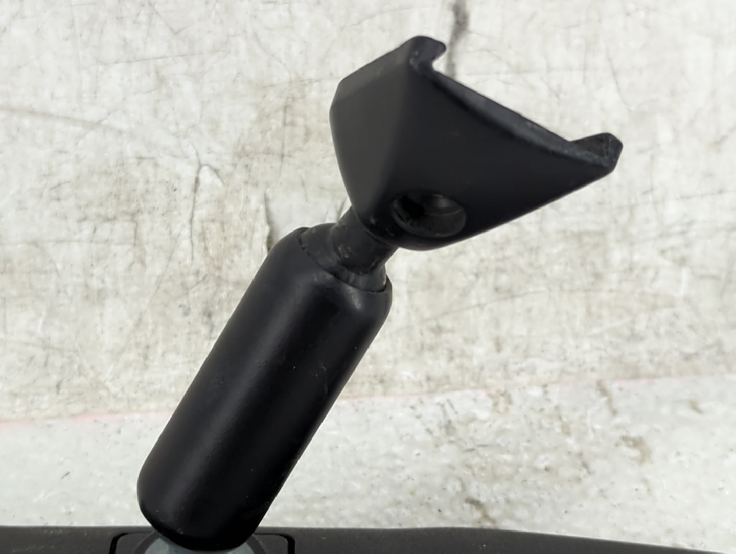 2012 Chevrolet Captiva Interior Rear View Mirror Replacement OEM P/N:011083 Fits OEM Used Auto Parts - Oemusedautoparts1.com