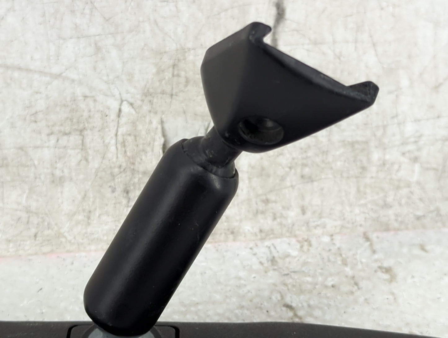 2012 Chevrolet Captiva Interior Rear View Mirror Replacement OEM P/N:011083 Fits OEM Used Auto Parts - Oemusedautoparts1.com