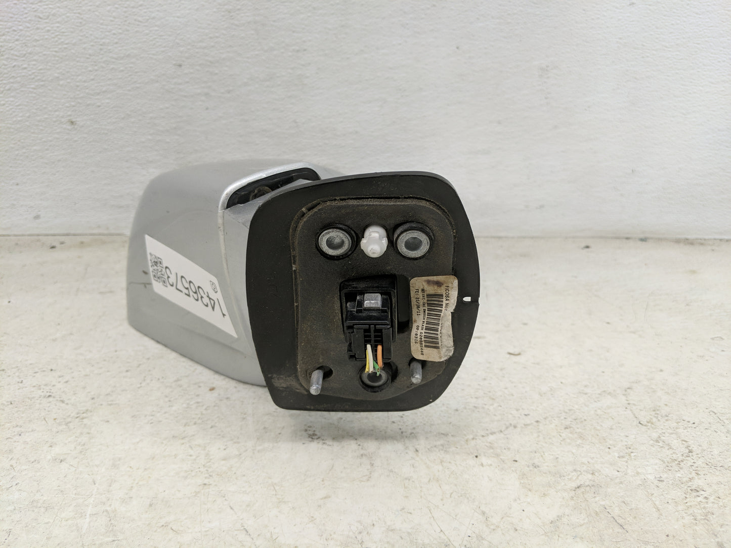 2012-2013 Chevrolet Captiva Driver Side View Mirror - Left Door Mirror OEM Used - Oemusedautoparts1.com