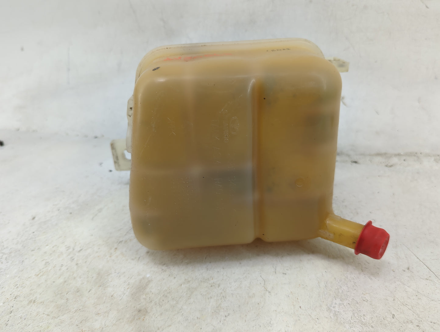 Chevrolet Captiva Radiator Coolant Overflow Expansion Tank Bottle - Oemusedautoparts1.com