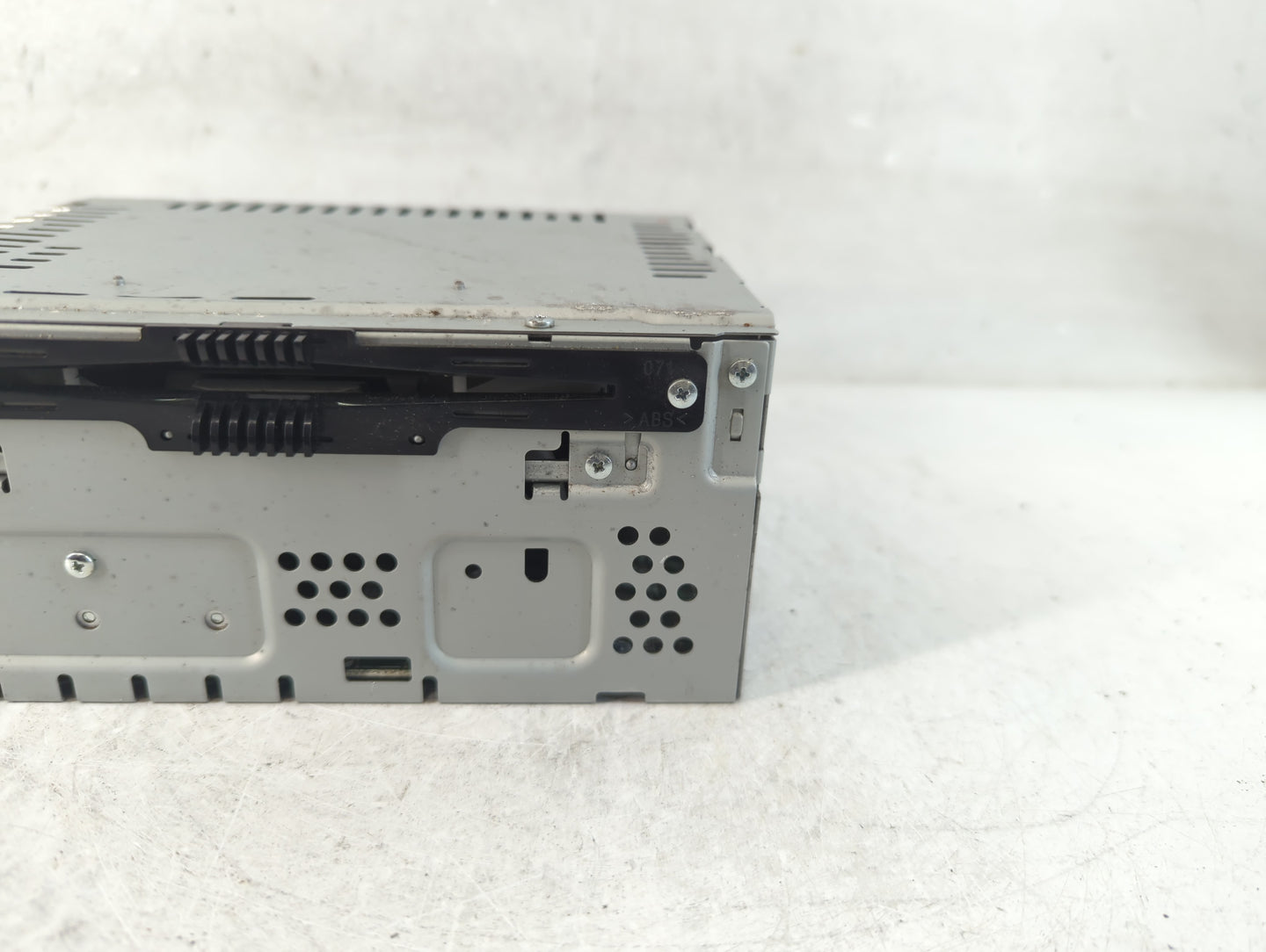 2012 Chevrolet Captiva Sport Radio AM FM Cd Player Receiver Replacement P/N:FS7T-19C107-YB Fits OEM Used Auto Parts - Oemuse