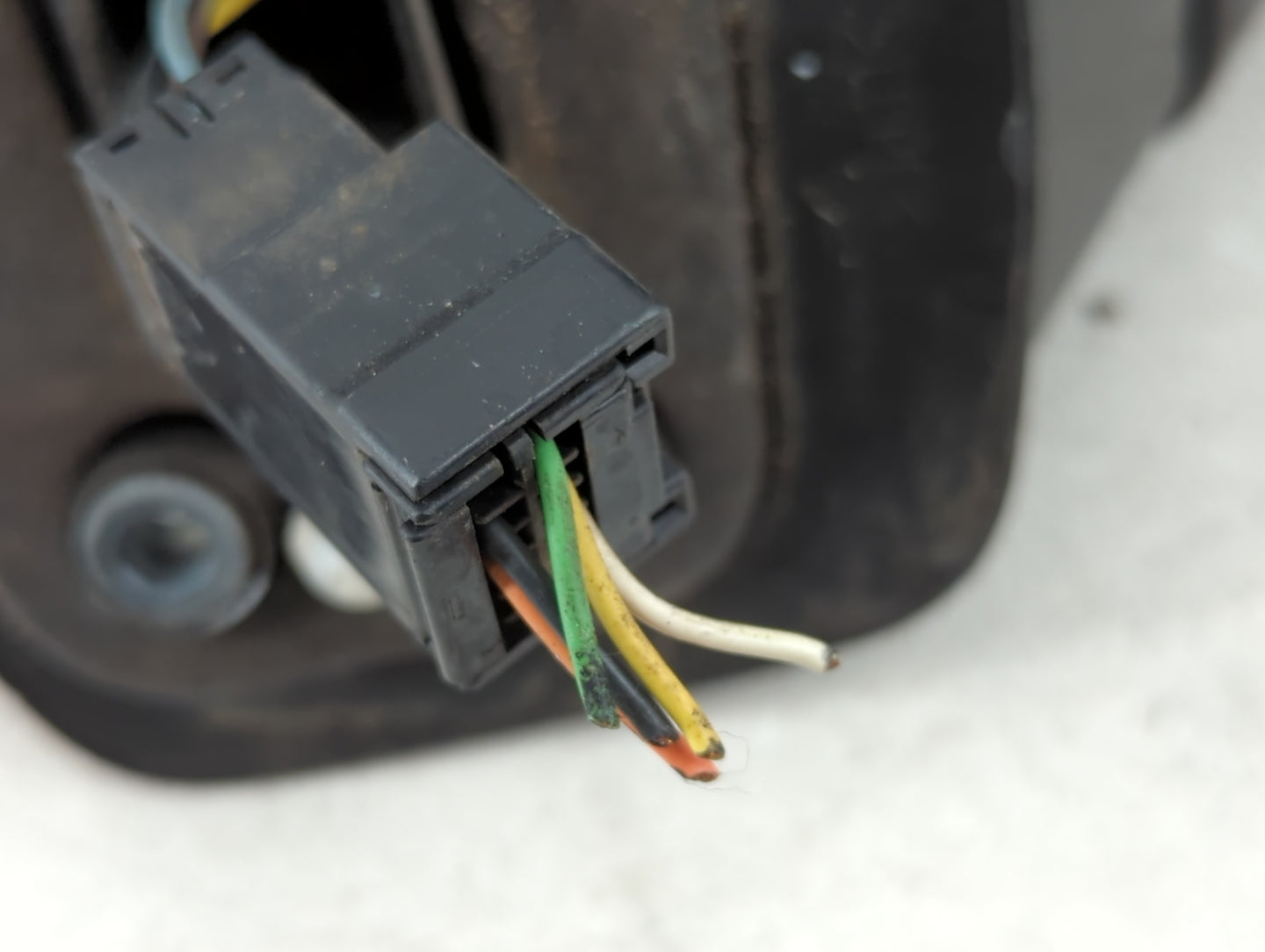 2012-2013 Chevrolet Captiva Sport Driver Side View Mirror - Left Door Mirror OEM Used - Oemusedautoparts1.com