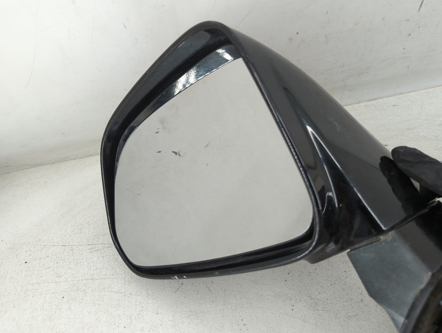 2012-2013 Chevrolet Captiva Sport Driver Side View Mirror - Left Door Mirror OEM Used - Oemusedautoparts1.com