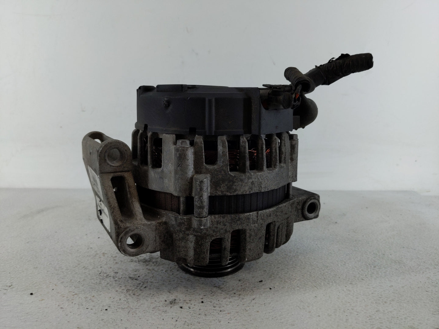2012-2015 Chevrolet Captiva Sport Alternator Replacement Generator Charging Assembly Engine OEM P/N:20915894 Fits OEM Used A