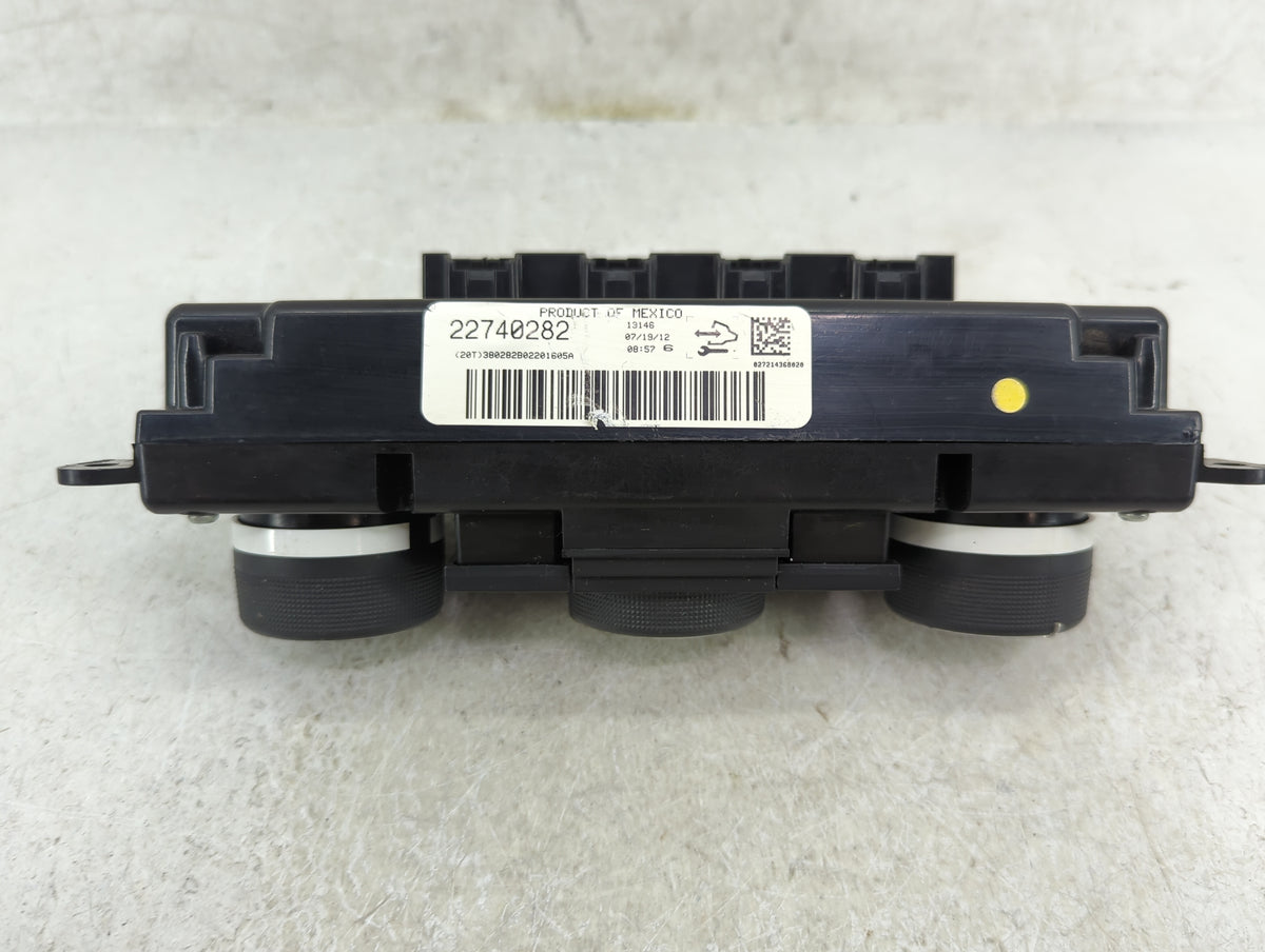 2012 Chevrolet Captiva Sport Climate Control Module Temperature AC/Heater Replacement P/N:22740282 Fits OEM Used Auto Parts 