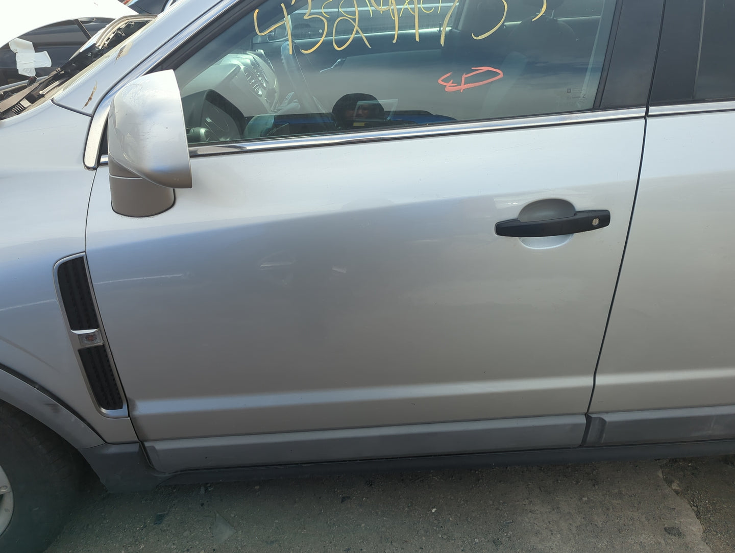 2012-2015 Chevrolet Captiva Sport Driver Front Door Oem 1225507 - Oemusedautoparts1.com