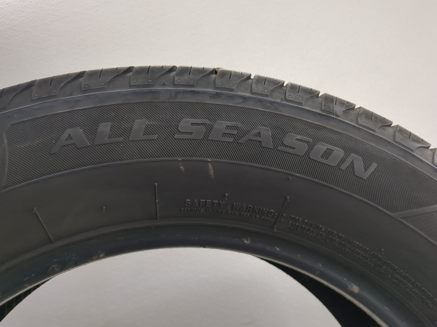 Used Tire 235/60R17 FIRESTONE ALL SEASON 102T - Tread Depth 7/32 - Oemusedautoparts1.com