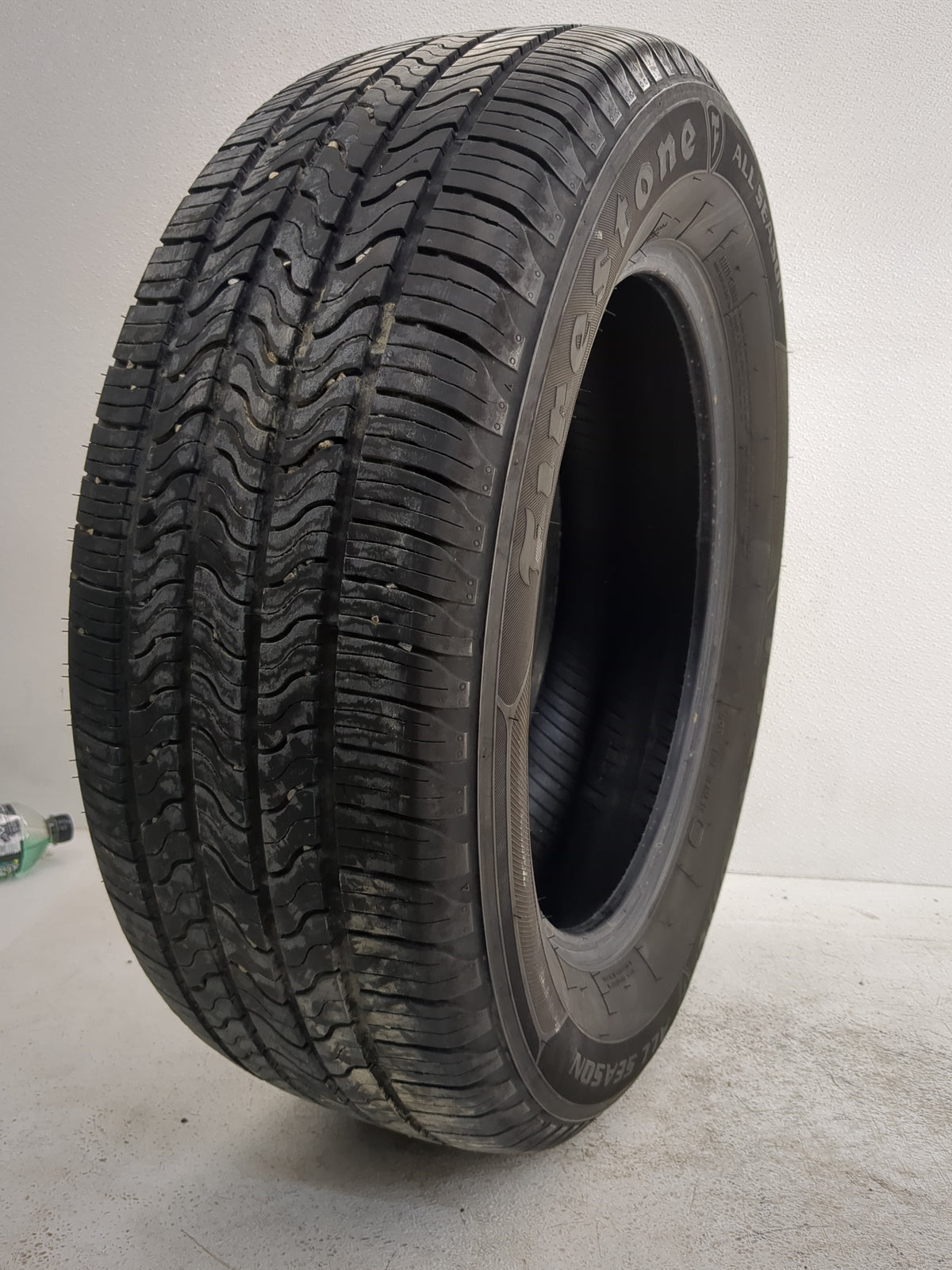 Used Tire 235/60R17 FIRESTONE ALL SEASON 102T - Tread Depth 7/32 - Oemusedautoparts1.com