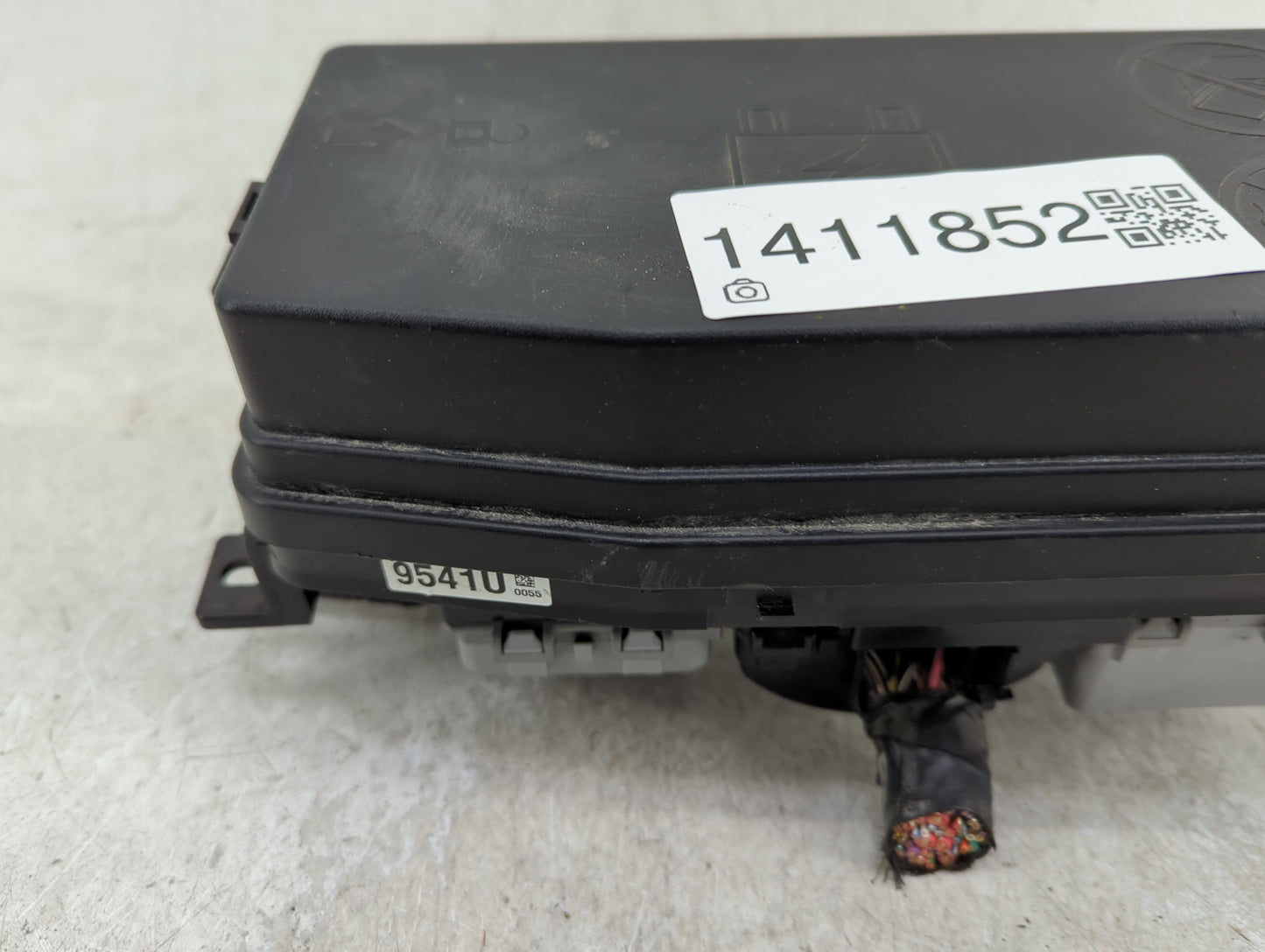 2012-2015 Chevrolet Captiva Sport Fusebox Fuse Box Panel Relay Module P/N:22799541 Fits Fits 2012 2013 2014 2015 OEM Used Au