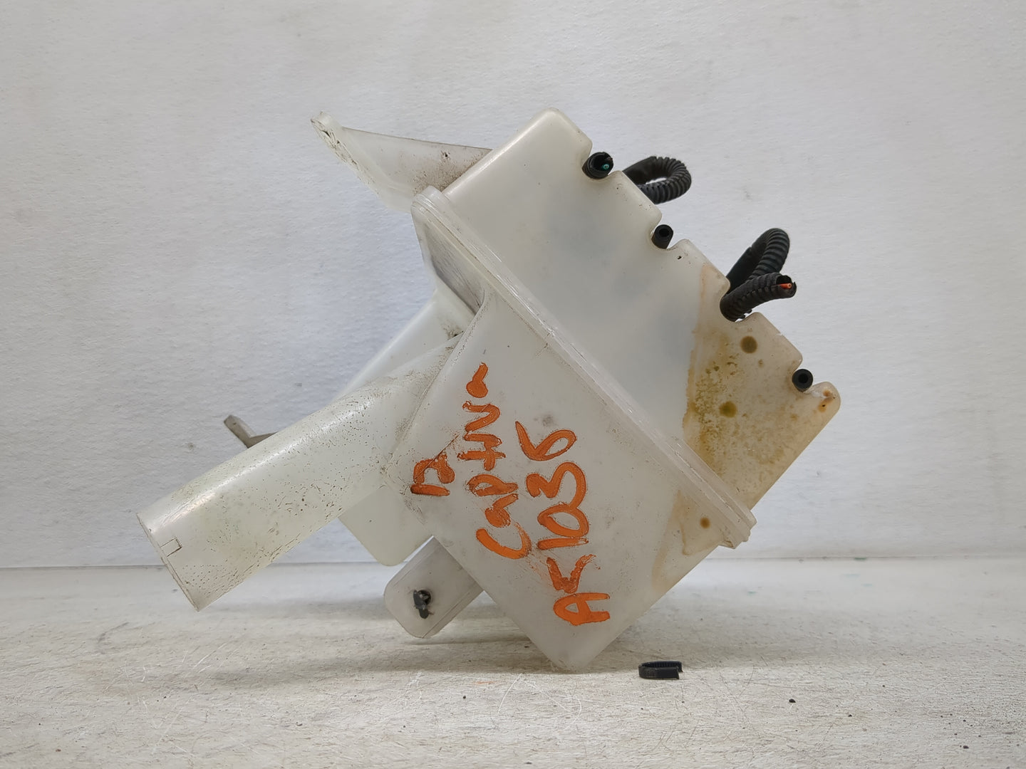 2012 Captiva Sport Windshield Washer Fluid Reservoir Bottle Oem - Oemusedautoparts1.com