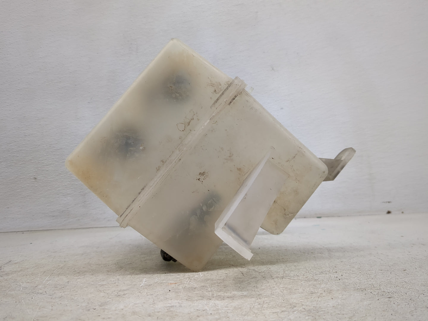 2012 Captiva Sport Windshield Washer Fluid Reservoir Bottle Oem - Oemusedautoparts1.com