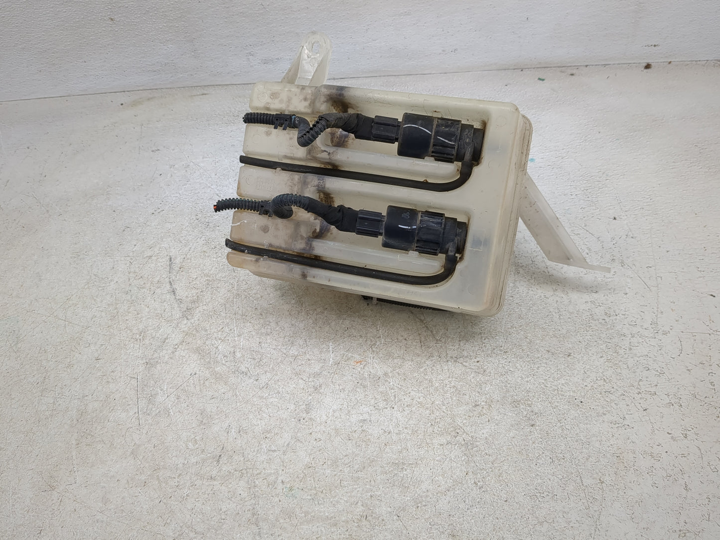 2012 Captiva Sport Windshield Washer Fluid Reservoir Bottle Oem - Oemusedautoparts1.com