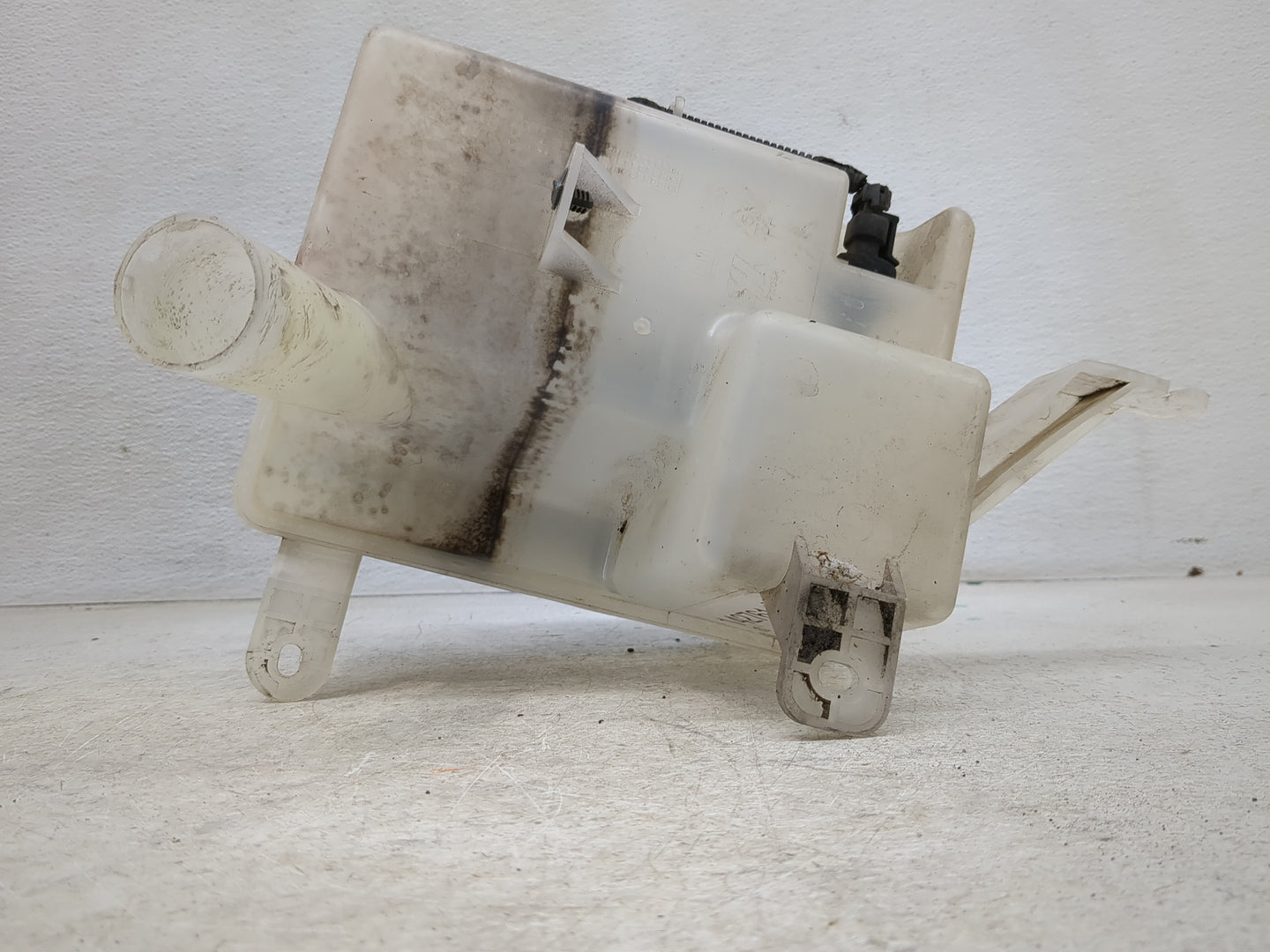 2012 Captiva Sport Windshield Washer Fluid Reservoir Bottle Oem - Oemusedautoparts1.com