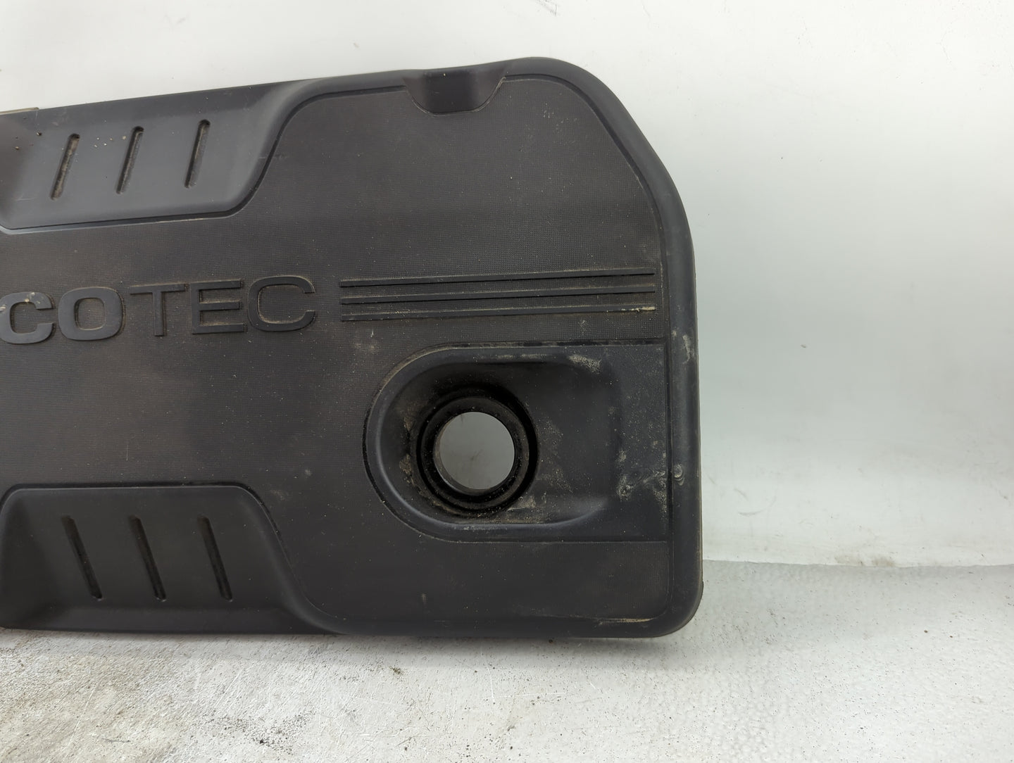 2012 Chevrolet Captiva Sport Engine Cover 1430154 - Oemusedautoparts1.com