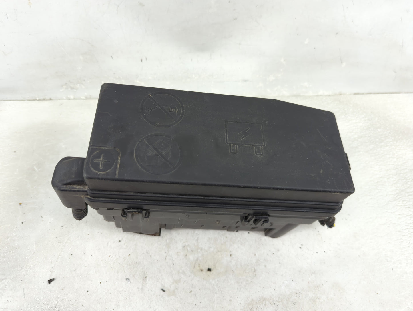 2012-2015 Chevrolet Captiva Sport Fusebox Fuse Box Panel Relay Module P/N:22799541 Fits Fits 2012 2013 2014 2015 OEM Used Au