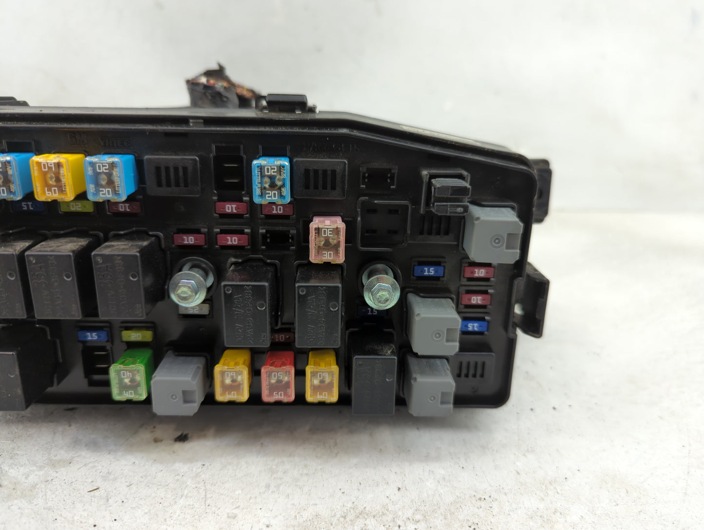 2012-2015 Chevrolet Captiva Sport Fusebox Fuse Box Panel Relay Module P/N:22799541 Fits Fits 2012 2013 2014 2015 OEM Used Au