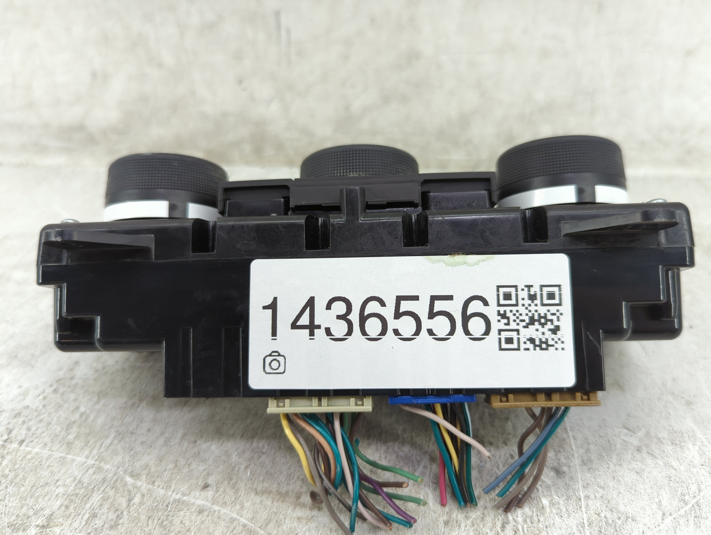 2012 Chevrolet Captiva Sport Climate Control Module Temperature AC/Heater Replacement P/N:23111244 Fits OEM Used Auto Parts 
