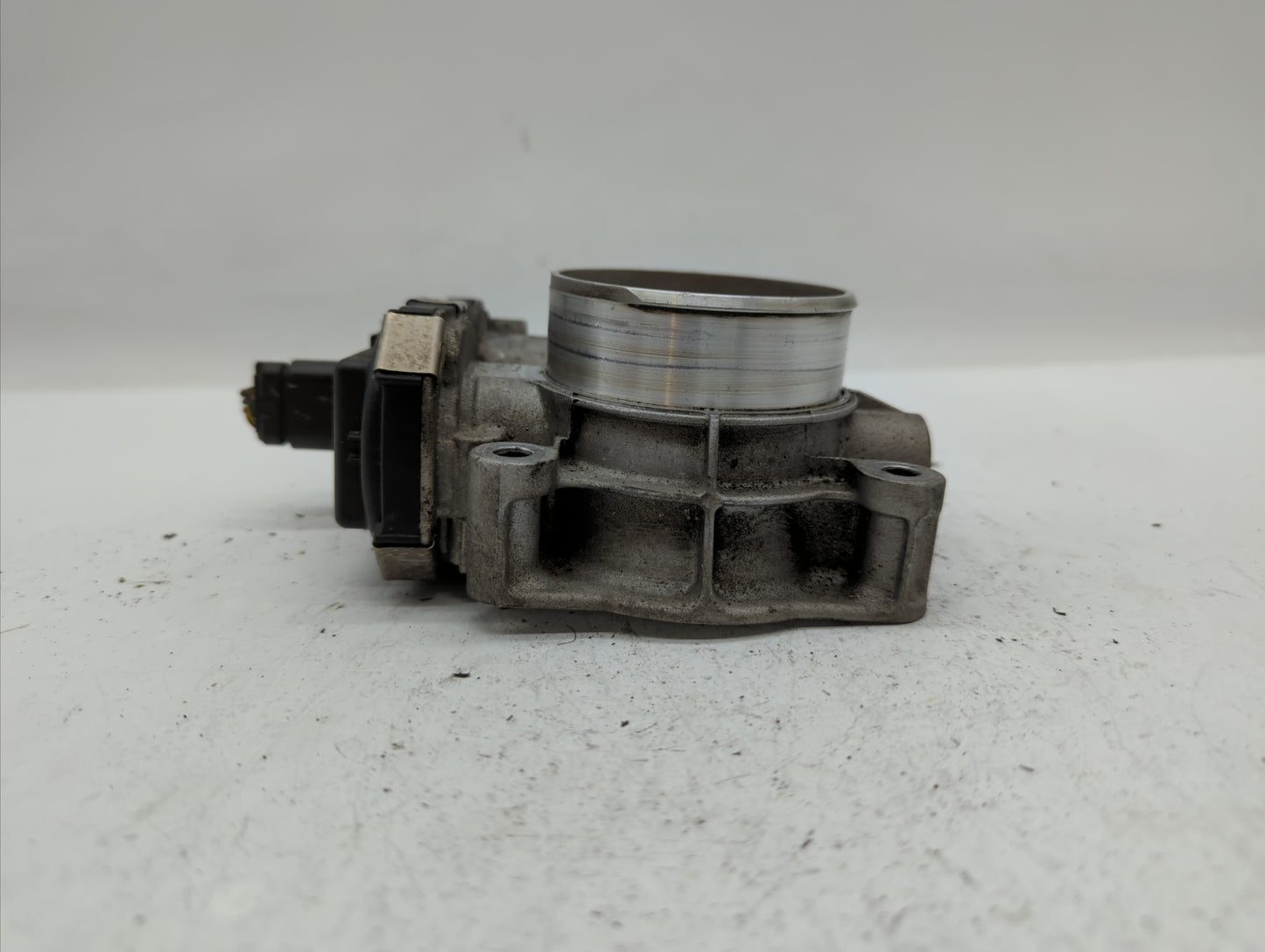 2012-2015 Chevrolet Captiva Sport Throttle Body P/N:12632101CA Fits Fits 2012 2013 2014 2015 OEM Used Auto Parts - Oemusedau
