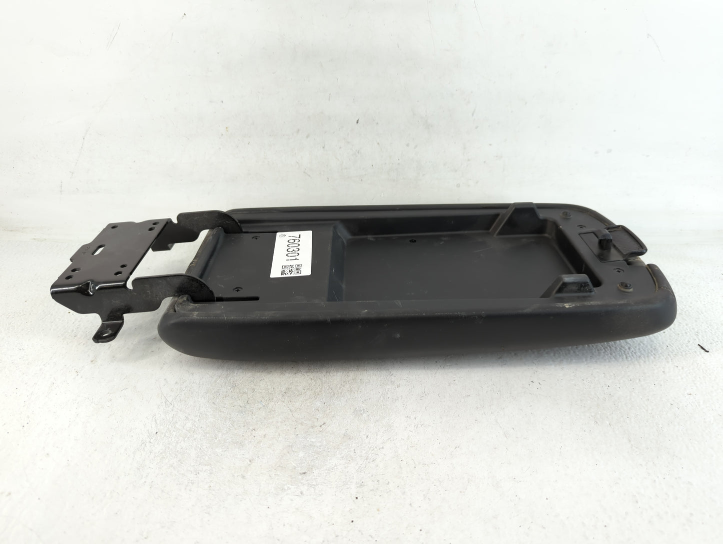 2012 Chevrolet Captiva Sport Center Console Armrest Cover Lid Fits OEM Used Auto Parts - Oemusedautoparts1.com