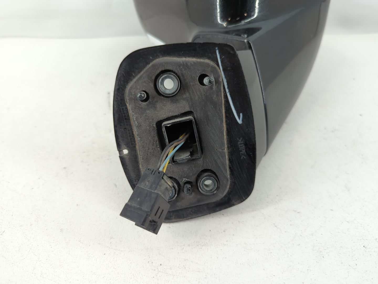 2012-2015 Chevrolet Captiva Sport Driver Side View Mirror - Left Door Mirror OEM Used - Oemusedautoparts1.com