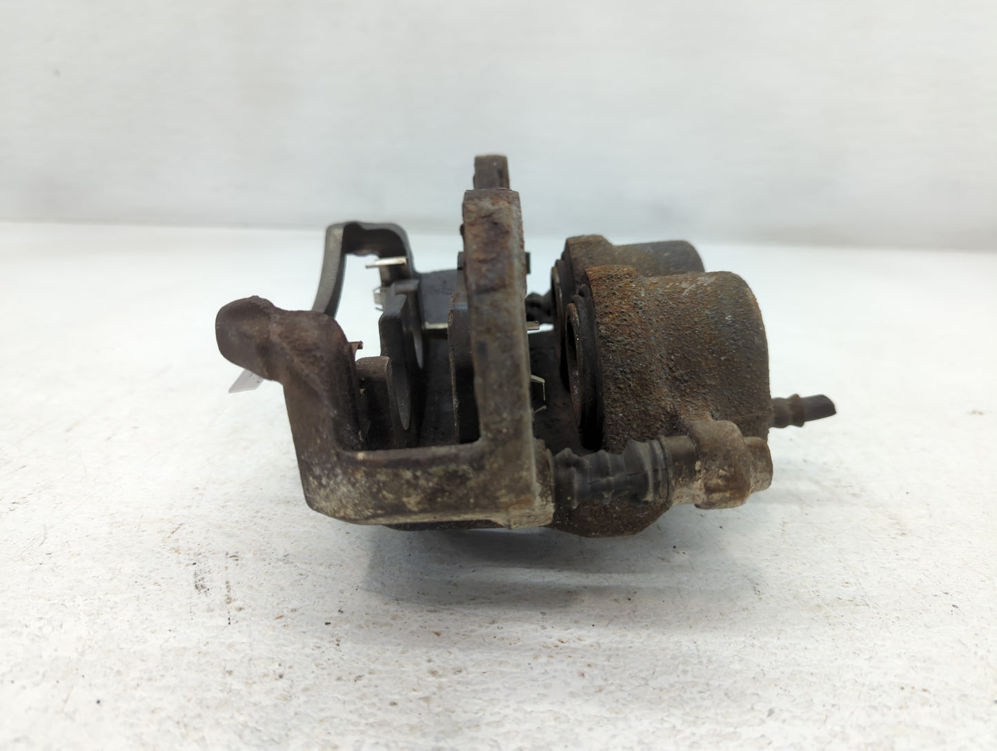 2012-2015 Chevrolet Captiva Sport Front Driver Left Brake Caliper 776009 - Oemusedautoparts1.com