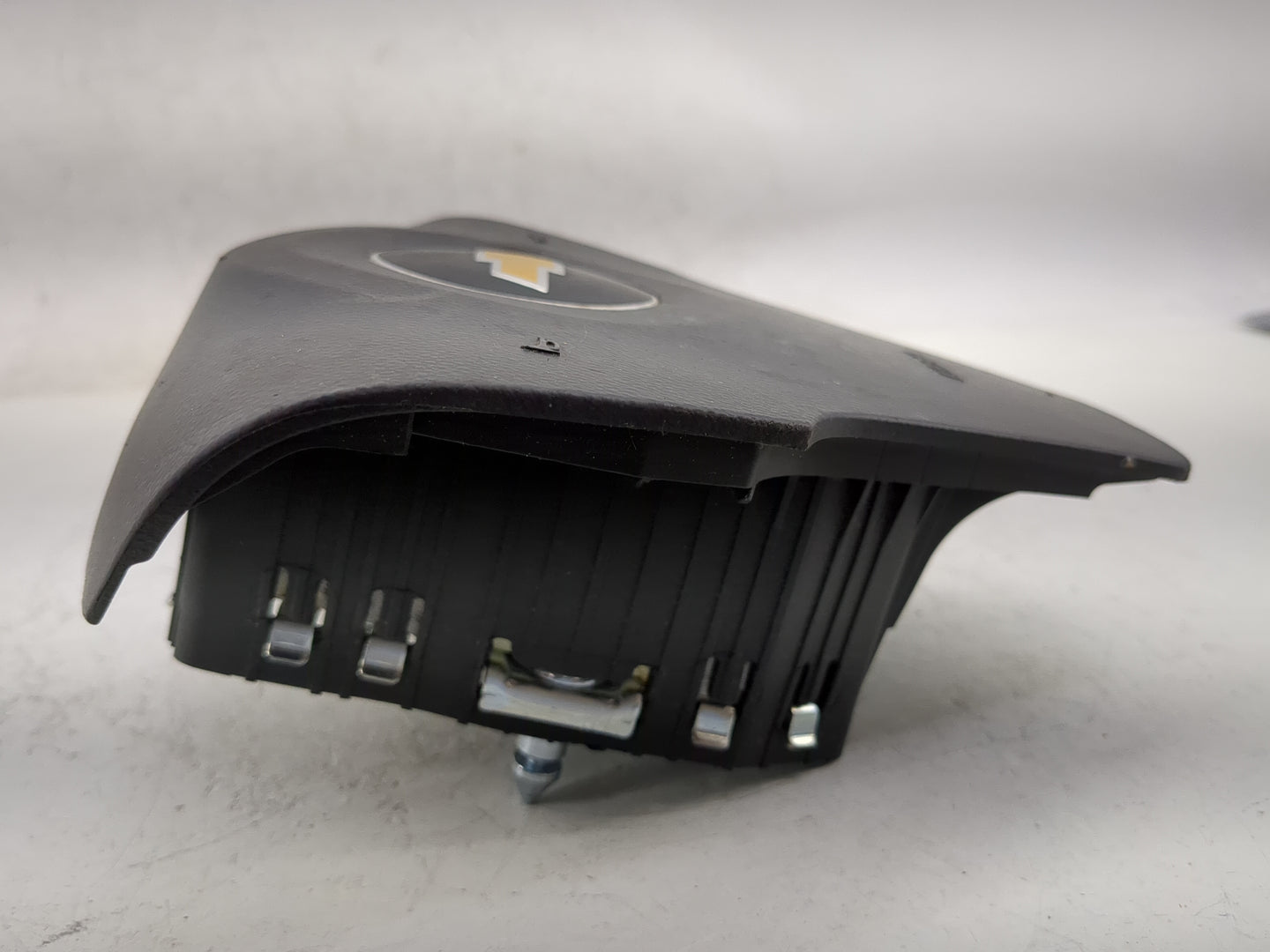 2012 Chevrolet Captiva Sport Air Bag Driver Left Steering Wheel Mounted - Oemusedautoparts1.com