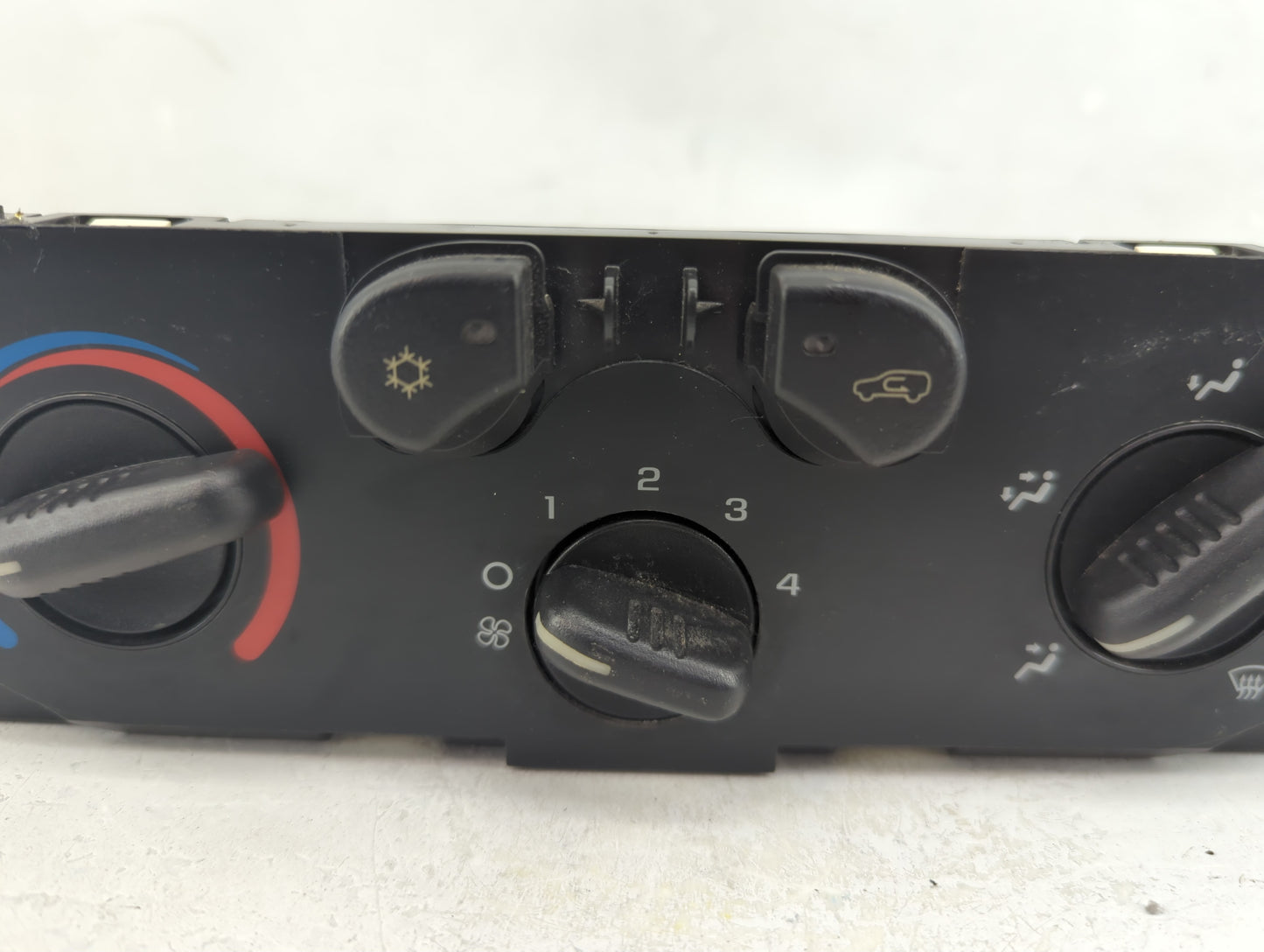 2004-2012 Chevrolet Colorado Climate Control Module Temperature AC/Heater Replacement P/N:25841856 Fits OEM Used Auto Parts 