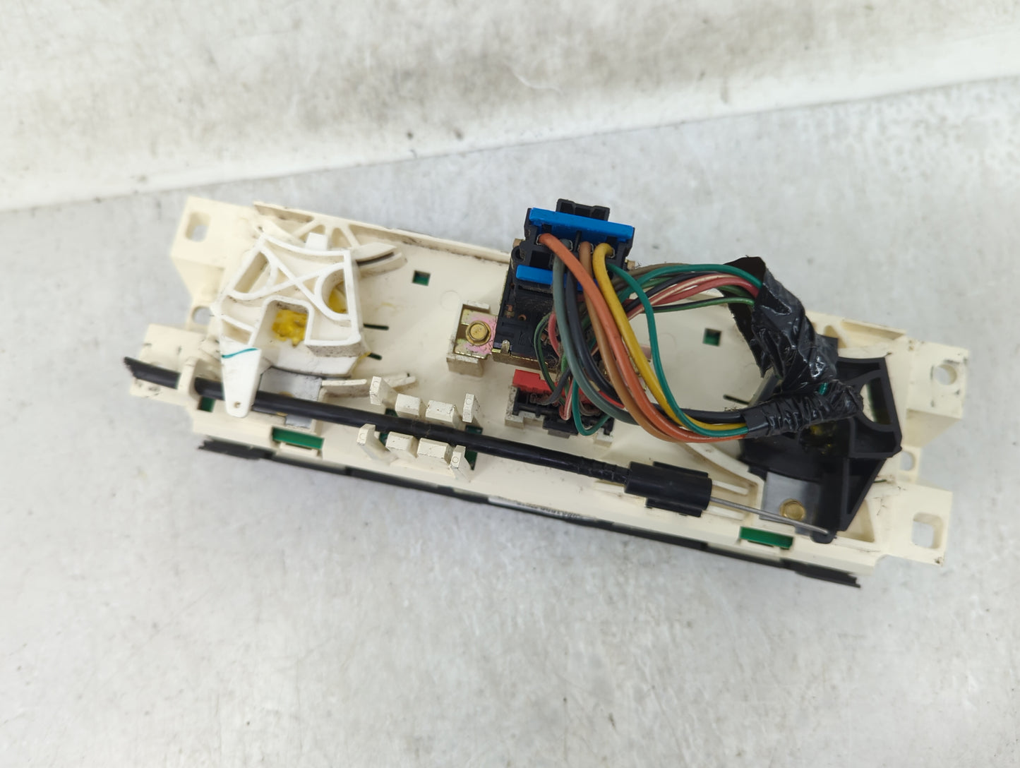 2004-2012 Chevrolet Colorado Climate Control Module Temperature AC/Heater Replacement P/N:25841856 Fits OEM Used Auto Parts 