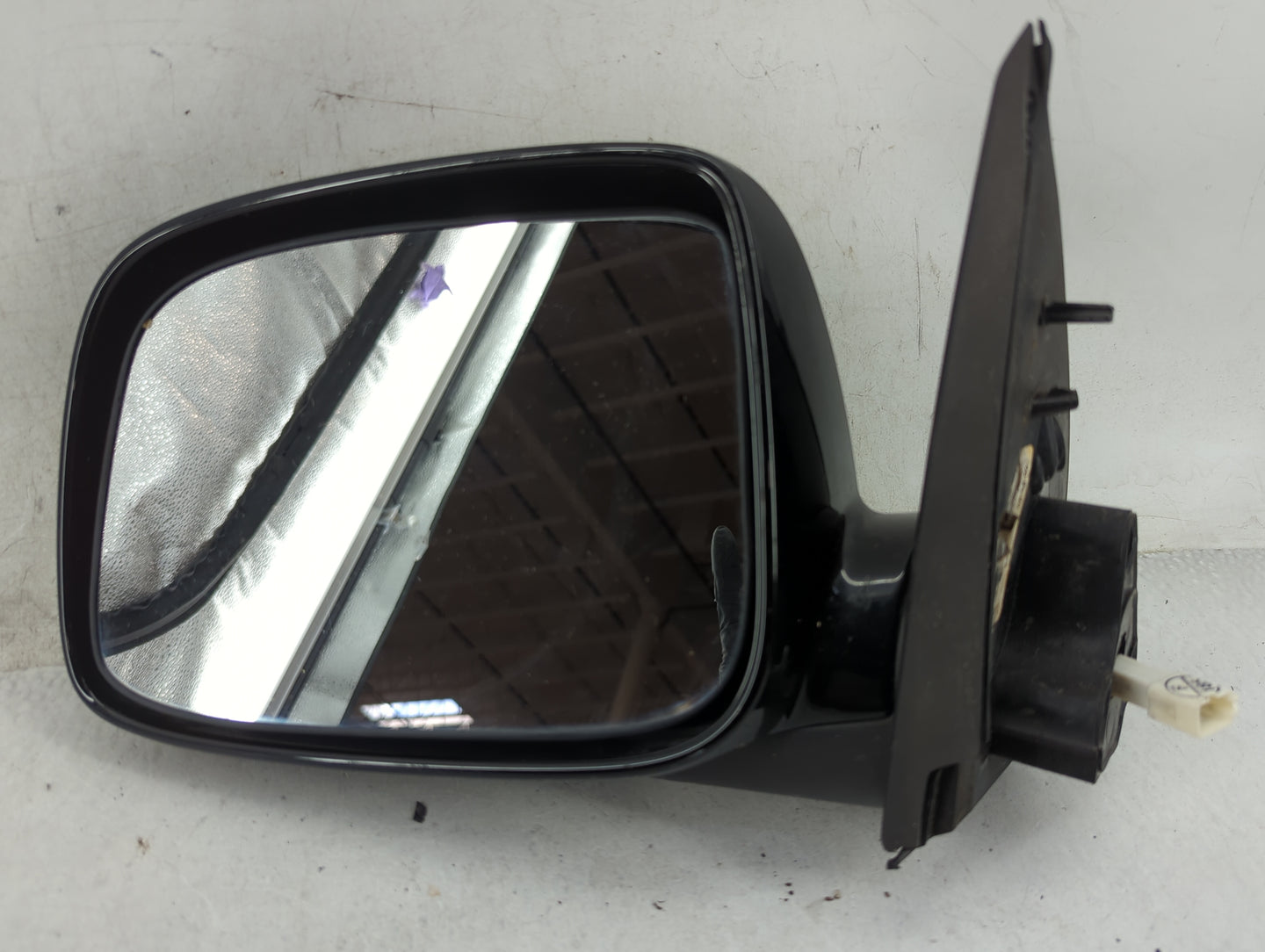 2009-2012 Chevrolet Colorado Driver Side View Mirror - Left Door Mirror OEM Used - Oemusedautoparts1.com