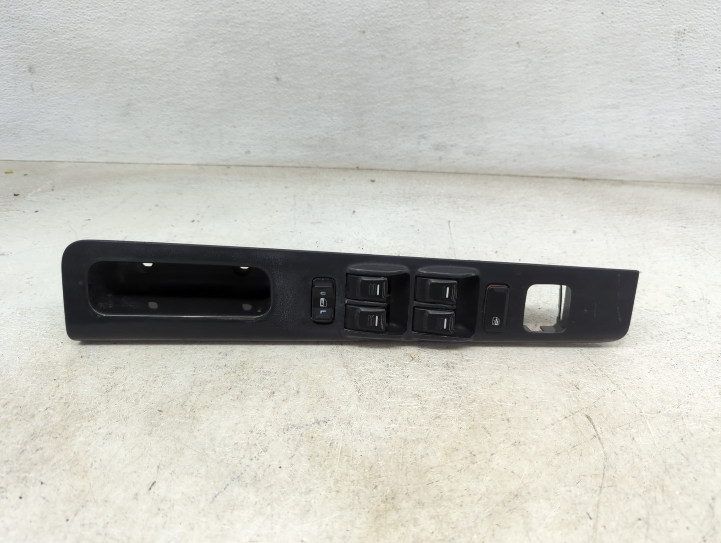 2004-2012 Chevrolet Colorado Master Power Window Switch Replacement Driver Side Left P/N:517317 Fits OEM Used Auto Parts - O