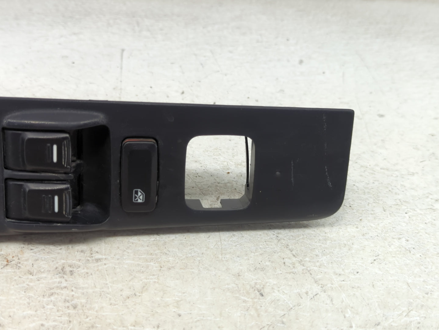 2004-2012 Chevrolet Colorado Master Power Window Switch Replacement Driver Side Left P/N:517317 Fits OEM Used Auto Parts - O