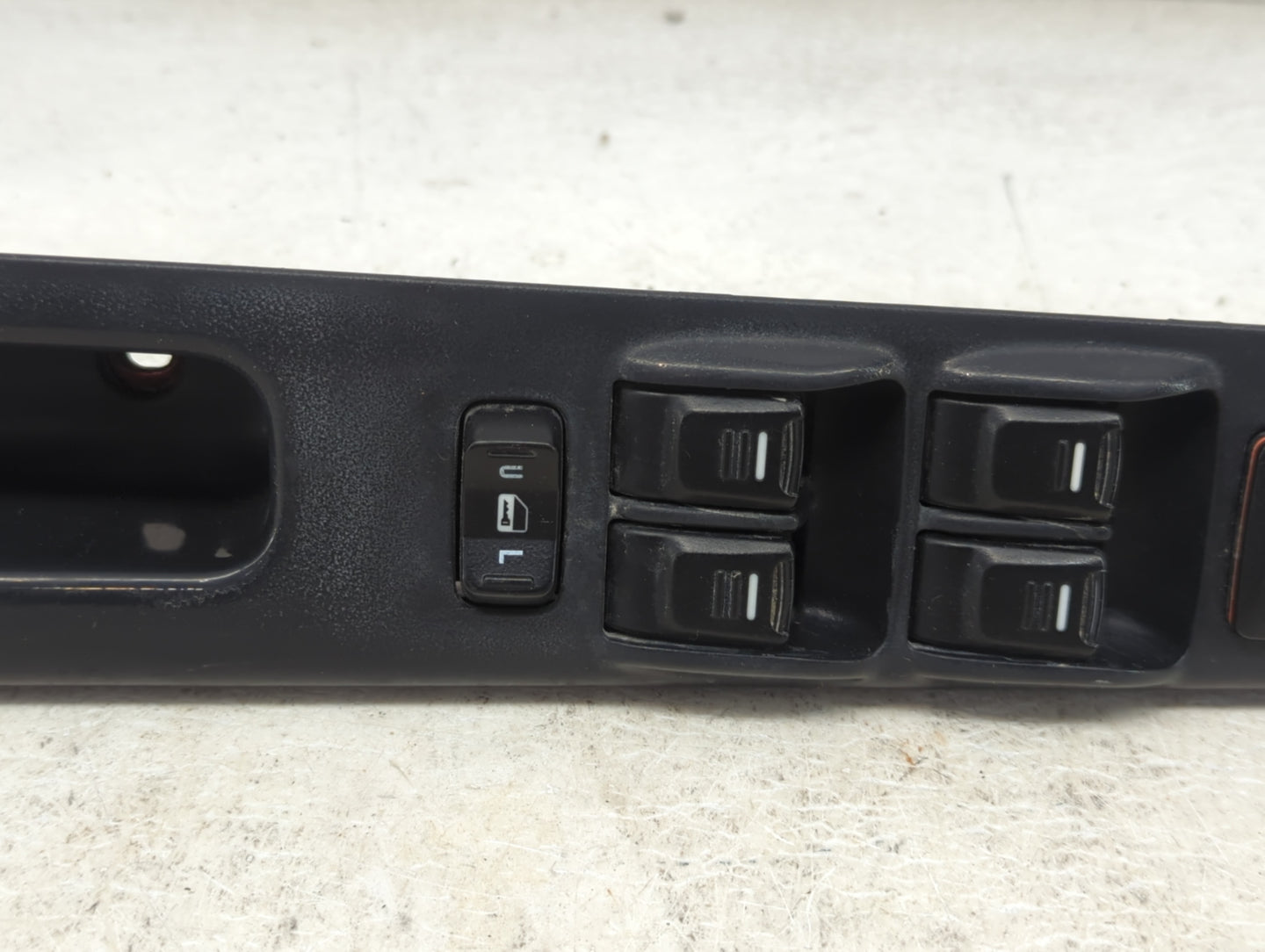 2004-2012 Chevrolet Colorado Master Power Window Switch Replacement Driver Side Left P/N:517317 Fits OEM Used Auto Parts - O