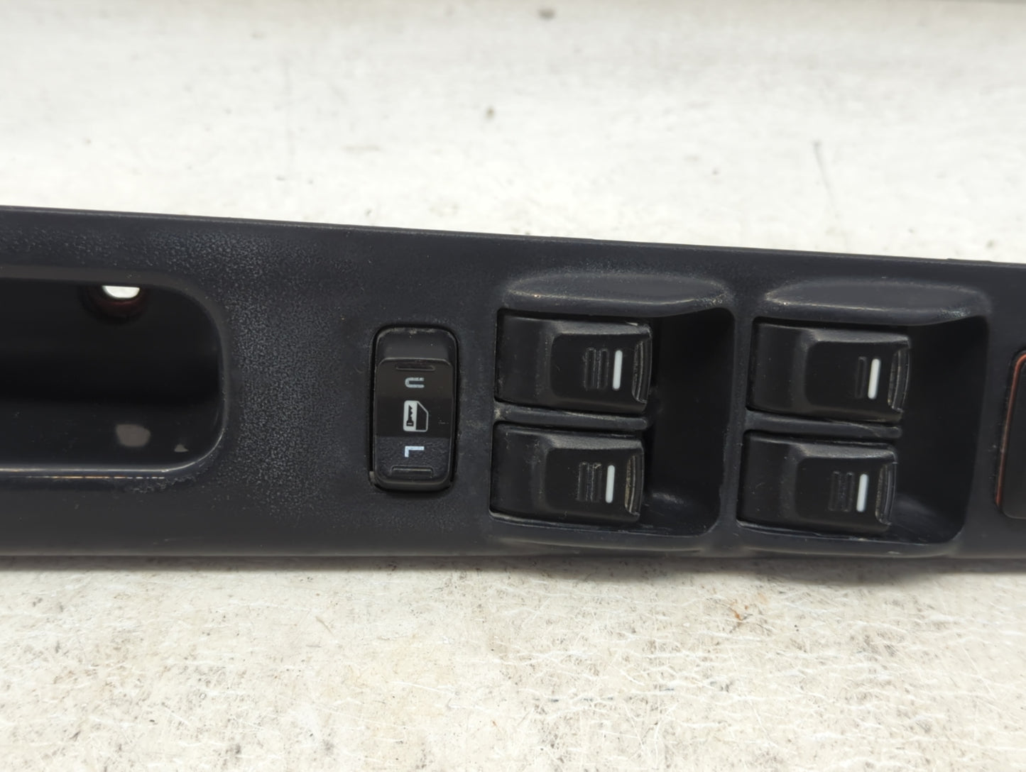 2004-2012 Chevrolet Colorado Master Power Window Switch Replacement Driver Side Left P/N:517317 Fits OEM Used Auto Parts - O
