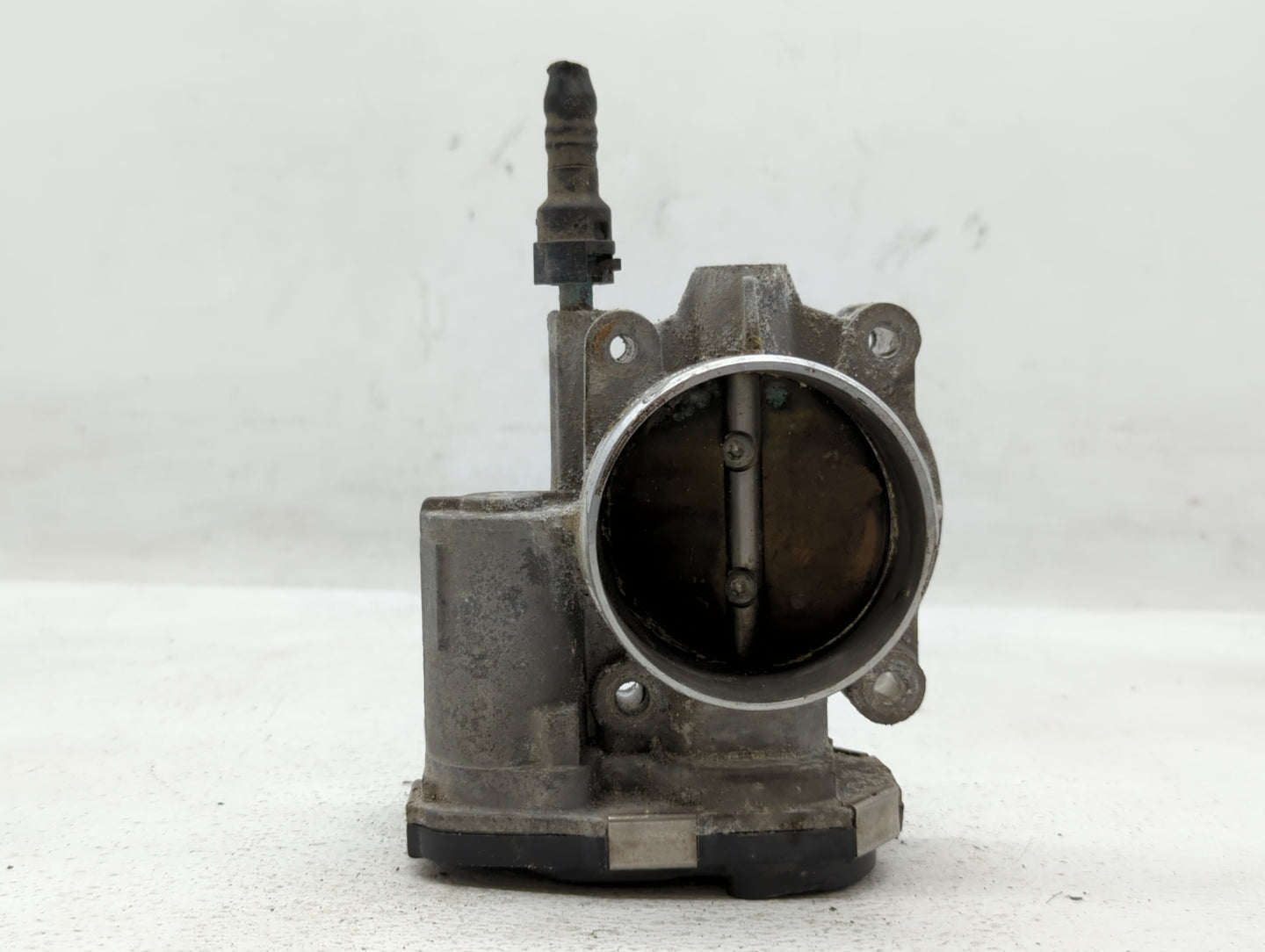2008-2012 Chevrolet Colorado Throttle Body P/N:018AA Fits Fits 2008 2009 2010 2011 2012 OEM Used Auto Parts - Oemusedautopar