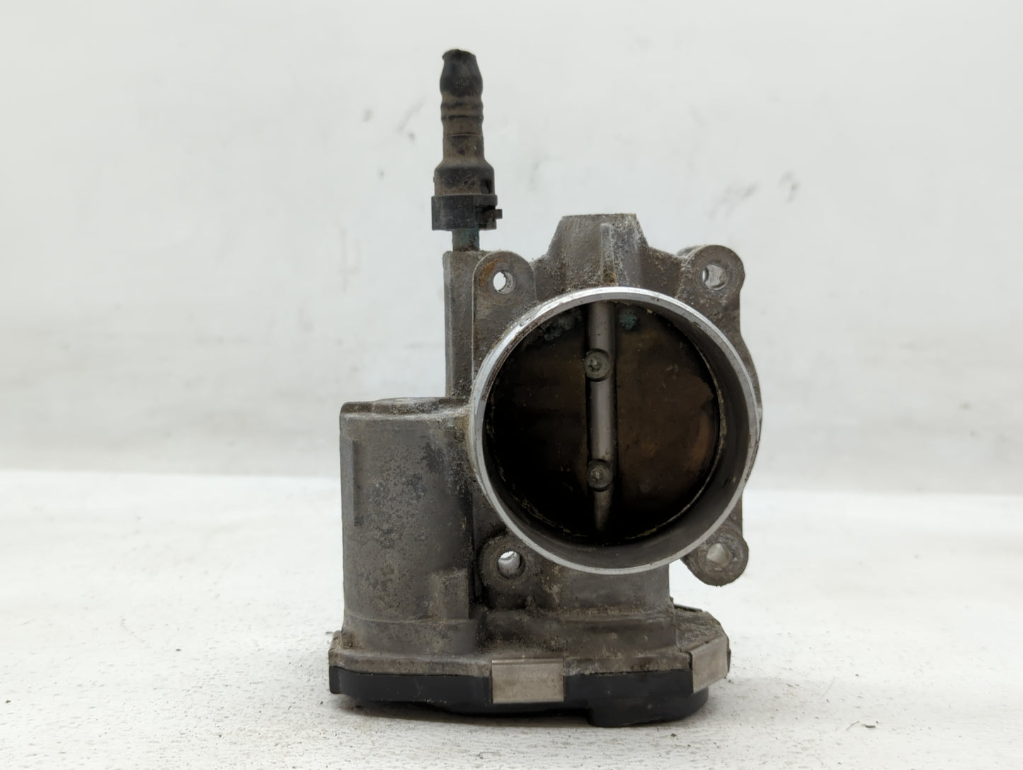2008-2012 Chevrolet Colorado Throttle Body P/N:018AA Fits Fits 2008 2009 2010 2011 2012 OEM Used Auto Parts - Oemusedautopar