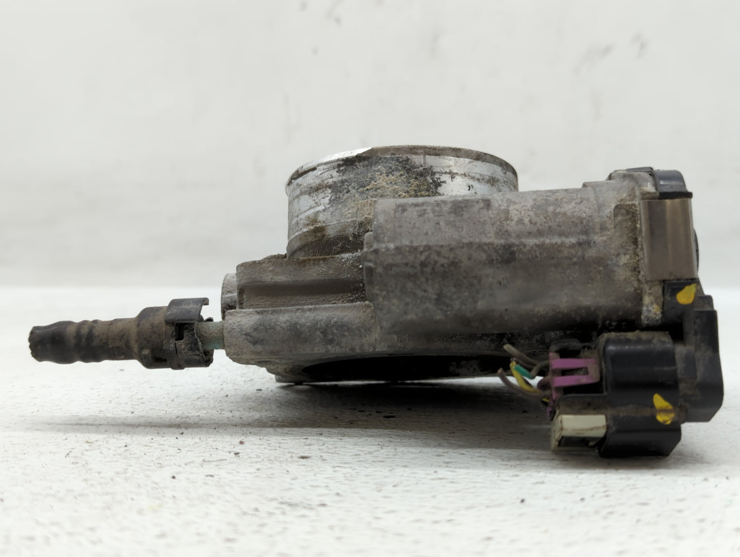 2008-2012 Chevrolet Colorado Throttle Body P/N:018AA Fits Fits 2008 2009 2010 2011 2012 OEM Used Auto Parts - Oemusedautopar